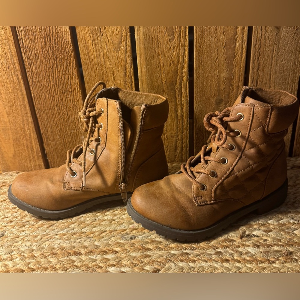 Girl’s Tan Lace-Up Boots - Picture 4 of 6